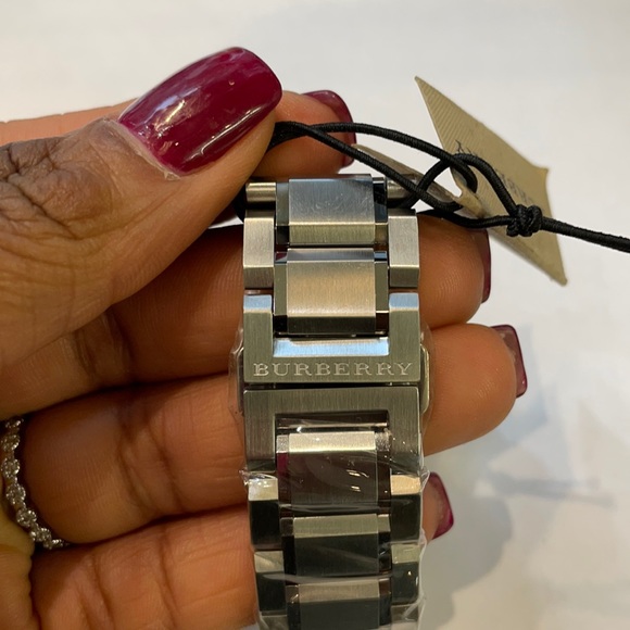 Burberry watch - Picture 6 of 12